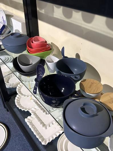 Ceramic tableware